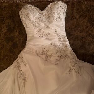 Authentic Maggie Sottero Wedding Gown